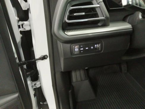 New 2026 Chevrolet Traverse LT w/ Driver Confidence Package image 25