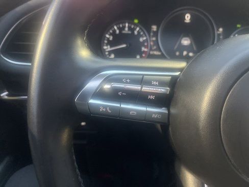 Used 2021 MAZDA MAZDA3 s image 9