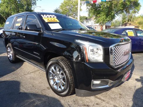Used 2015 GMC Yukon Denali w/ Premium Package AWD/4WD image 3