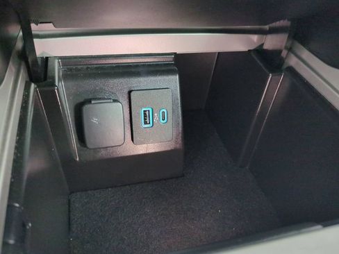 Used 2022 Ford Explorer Limited w/ Equipment Group 301A RWD image 28