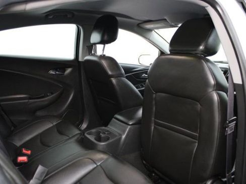 Used 2016 Chevrolet Volt LT w/ Comfort Package image 23