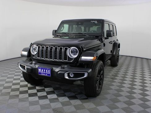 Used 2025 Jeep Wrangler Unlimited Sahara w/ Safety Group AWD/4WD image 20