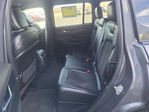 Used 2024 Jeep Grand Cherokee Altitude image 23