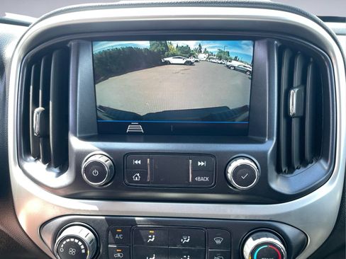 Used 2022 Chevrolet Colorado LT w/ Fleet Safety Package RWD image 19