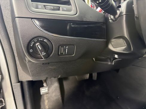 Used 2020 Dodge Grand Caravan SE FWD image 10