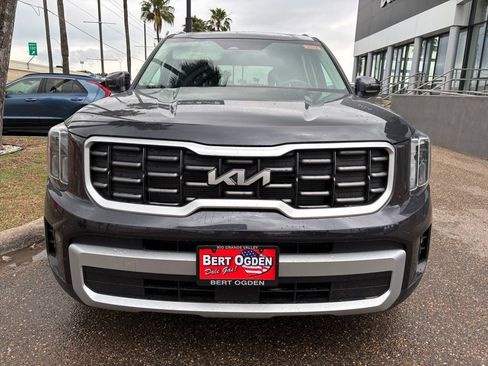 New 2025 Kia Telluride S image 2