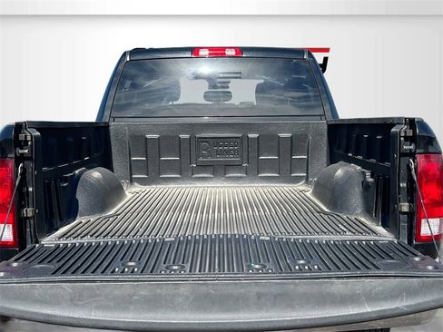 Used 2022 RAM 1500 Classic SLT image 24
