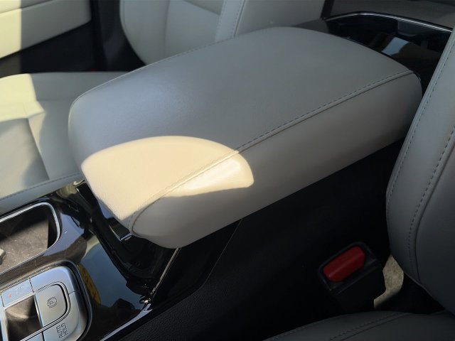 Certified 2024 Kia Telluride S w/ S Sunroof Package AWD/4WD image 31