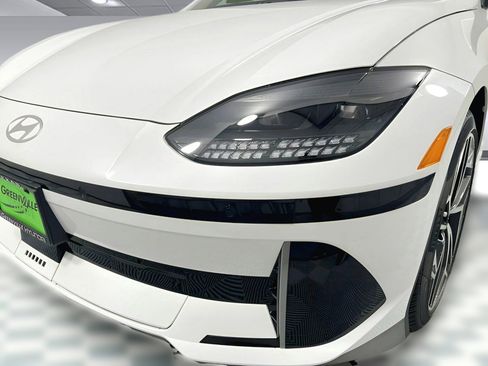 Used 2025 Hyundai Ioniq 6 SEL image 7