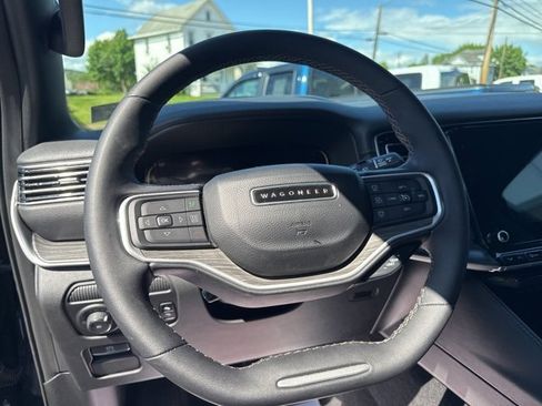 Used 2024 Jeep Wagoneer Series III image 21