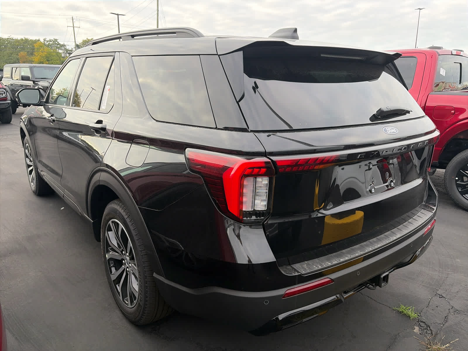 New 2027 Ford Explorer ST-Line AWD/4WD image 7
