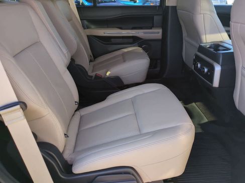 Certified 2022 Ford Expedition XLT image 20