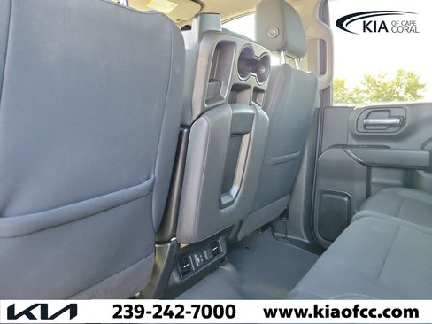 Used 2022 Chevrolet Silverado 2500 LT w/ Convenience Package AWD/4WD image 15