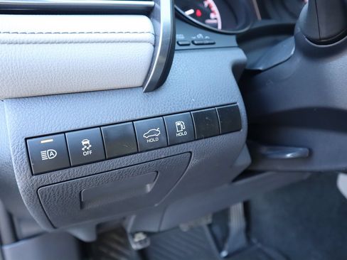 Used 2024 Toyota Camry SE FWD image 11