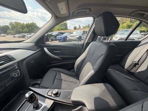 Used 2018 BMW 320i xDrive Sedan AWD/4WD image 18