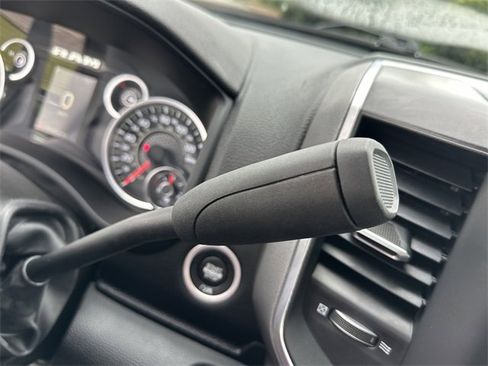 Used 2024 RAM 3500 Big Horn image 32