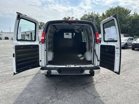 Used 2025 GMC Savana 2500 w/ Driver Convenience Package RWD image 21