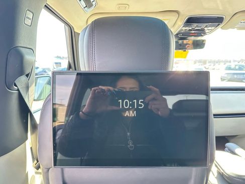 Used 2024 Land Rover Range Rover Autobiography image 18