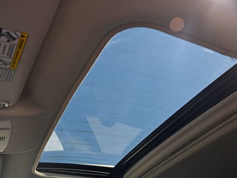 Used 2015 Toyota RAV4 XLE image 19