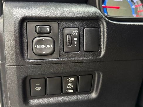 Used 2019 Toyota 4Runner SR5 AWD/4WD image 18