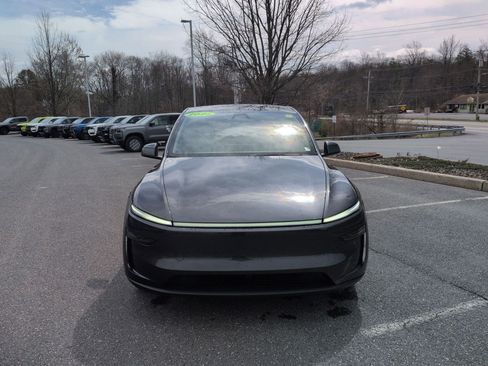 Used 2026 Tesla Model Y Long Range image 2