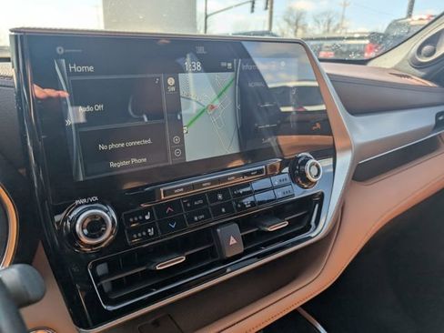 Used 2022 Toyota Highlander Platinum image 20