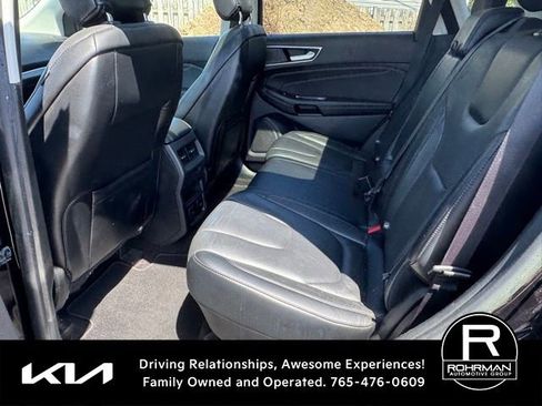 Used 2019 Ford Edge Titanium w/ Equipment Group 301A AWD/4WD image 9