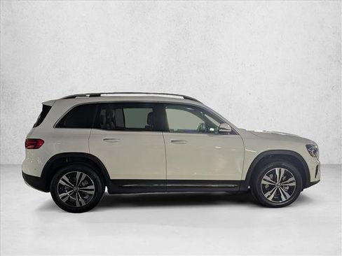 Certified 2025 Mercedes-Benz GLB 250 4MATIC image 4