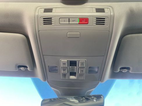 Used 2024 Volkswagen Jetta SEL image 23