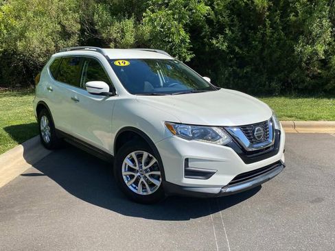 Used 2019 Nissan Rogue SV FWD image 1