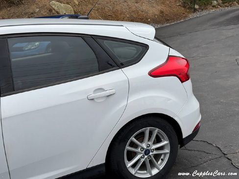 Used 2017 Ford Focus SE FWD image 35