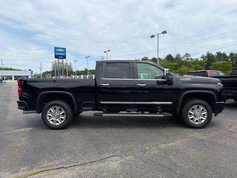 Certified 2025 Chevrolet Silverado 2500 High Country w/ Technology Package AWD/4WD image 8