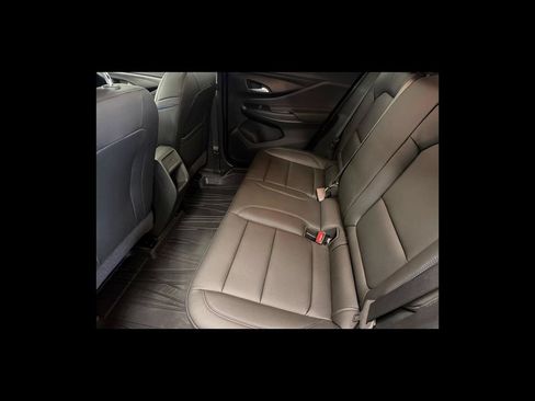 Used 2025 Buick Envista Sport Touring w/ Convenience I Package FWD image 17