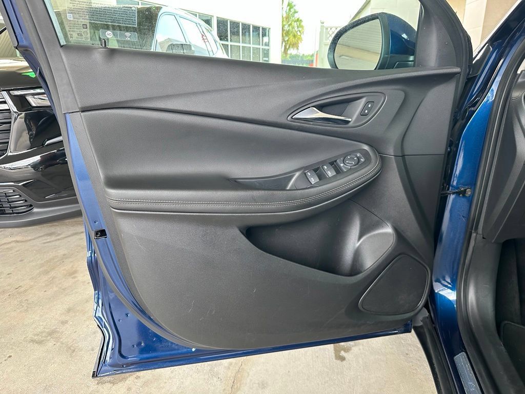 Used 2023 Buick Encore GX Select FWD image 10