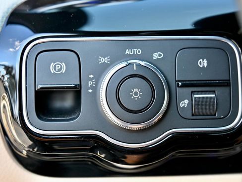 Used 2020 Mercedes-Benz A 220 4MATIC image 31