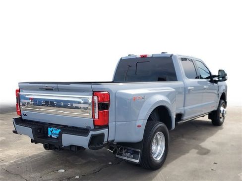 Used 2024 Ford F350 Limited w/ FX4 Off-Road Package image 4