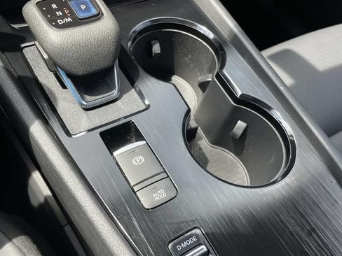 Used 2022 Nissan Rogue SV w/ SV Premium Package FWD image 22