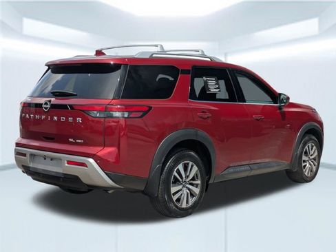 Used 2023 Nissan Pathfinder SL AWD/4WD image 7