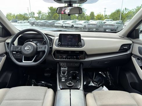 Used 2023 Nissan Rogue SV AWD/4WD image 28