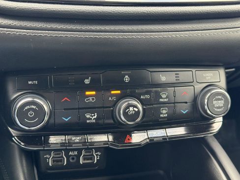 Used 2024 Dodge Durango SXT image 15