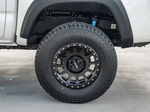 Certified 2022 Toyota Tacoma TRD Off-Road w/ Technology Package image 13