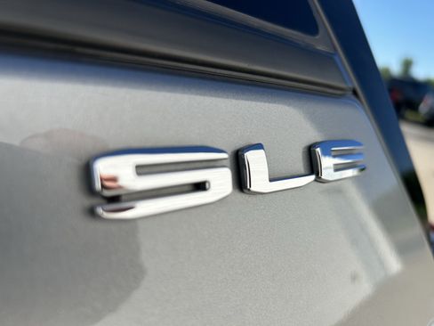 Used 2023 GMC Terrain SLE w/ Driver Convenience Package AWD/4WD image 10