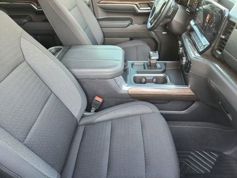 Used 2024 Chevrolet Silverado 1500 LT Trail Boss w/ Convenience Package II image 21