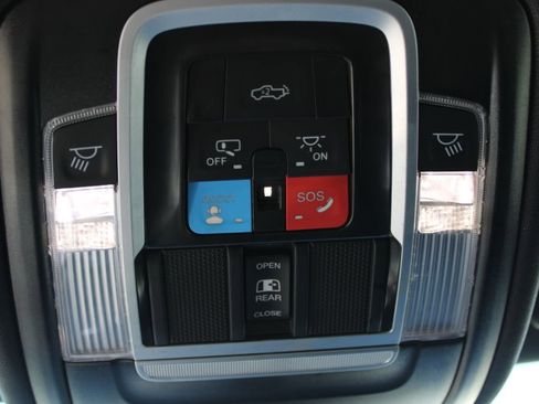 Used 2025 RAM 1500 Laramie image 19