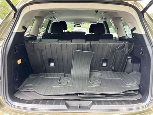 Used 2023 Subaru Ascent Premium w/ Convenience Package AWD/4WD image 15