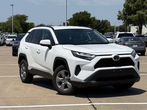 Certified 2025 Toyota RAV4 XLE AWD/4WD image 2