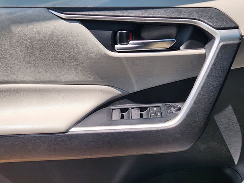Used 2019 Toyota RAV4 XLE Premium FWD image 26
