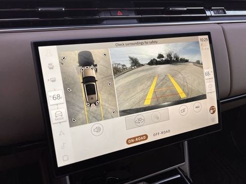 Used 2025 Land Rover Range Rover Long Wheelbase SE image 18