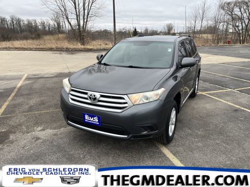 Used 2013 Toyota Highlander 4WD V6 w/ Cold Weather Pkg image 1