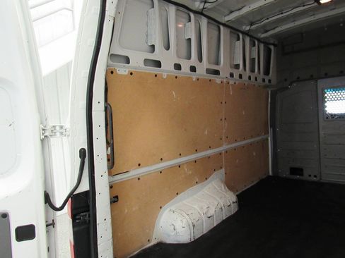 Used 2021 Nissan NV 2500 SV RWD image 17